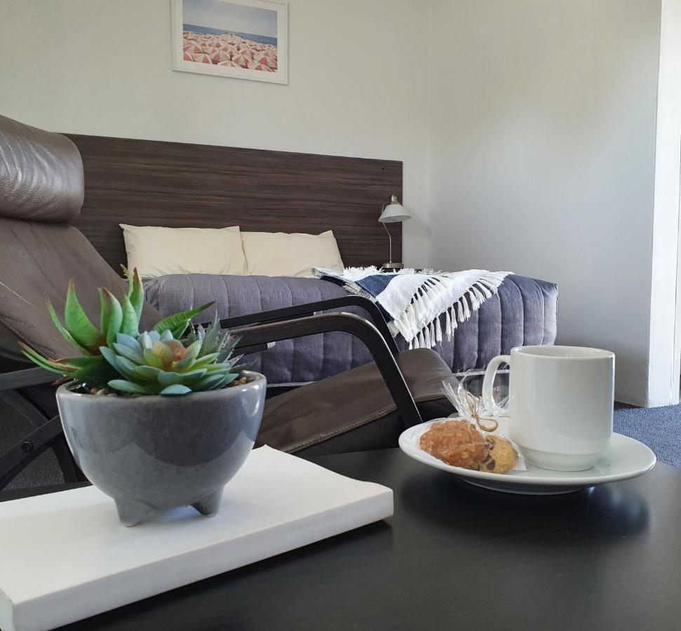 Motel Riverbend Тейлъм Бенд Екстериор снимка