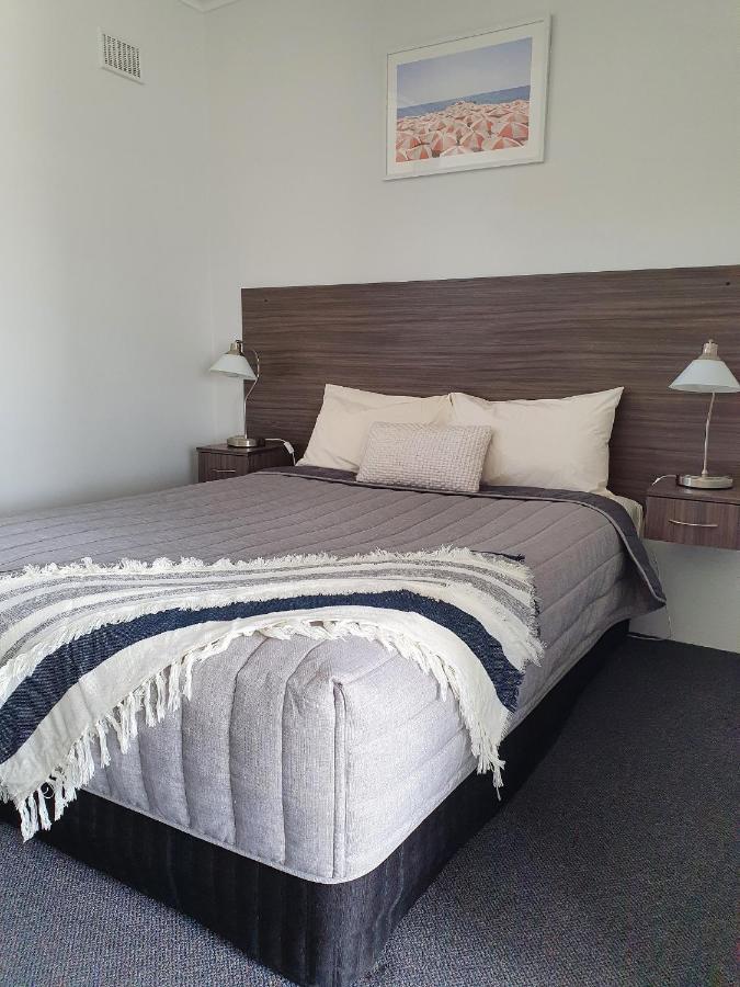 Motel Riverbend Тейлъм Бенд Екстериор снимка
