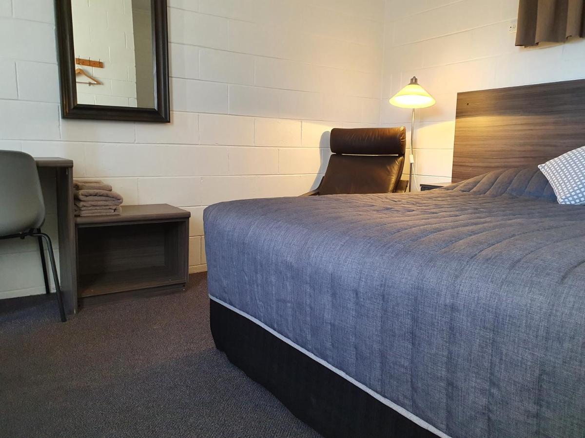 Motel Riverbend Тейлъм Бенд Екстериор снимка