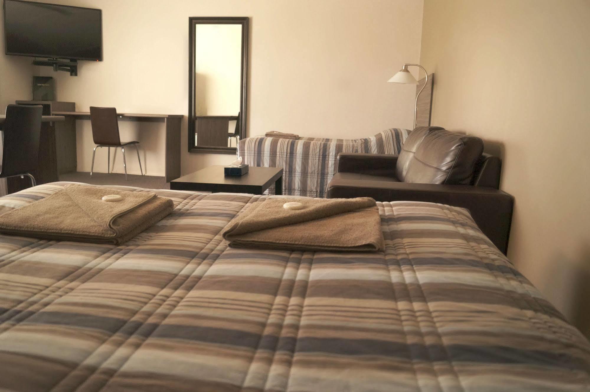 Motel Riverbend Тейлъм Бенд Екстериор снимка
