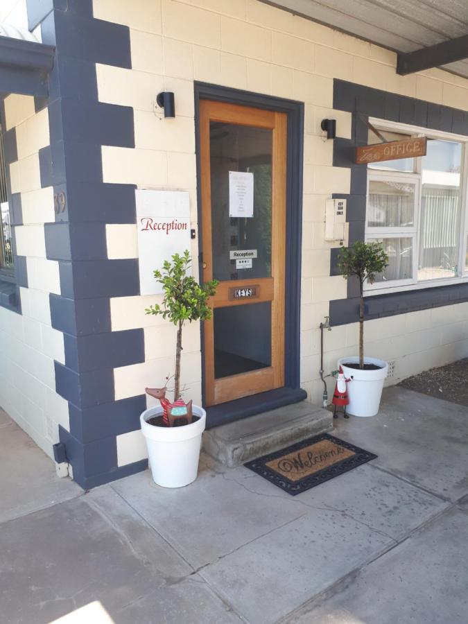Motel Riverbend Тейлъм Бенд Екстериор снимка