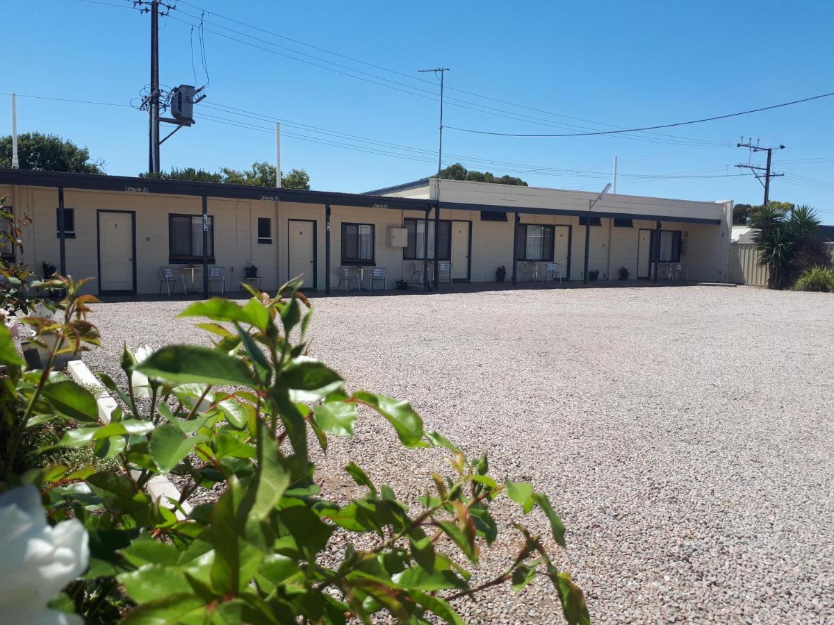Motel Riverbend Тейлъм Бенд Екстериор снимка